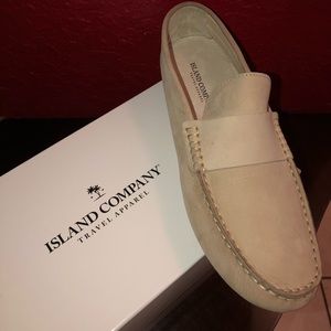 Island Company The Bartholomew in the color “sandstorm”